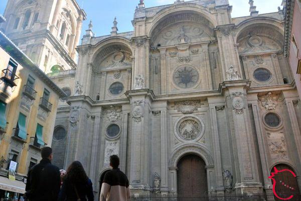 Visita la Catedral de Granada y la Capilla Real, símbolos de la Reconquista.